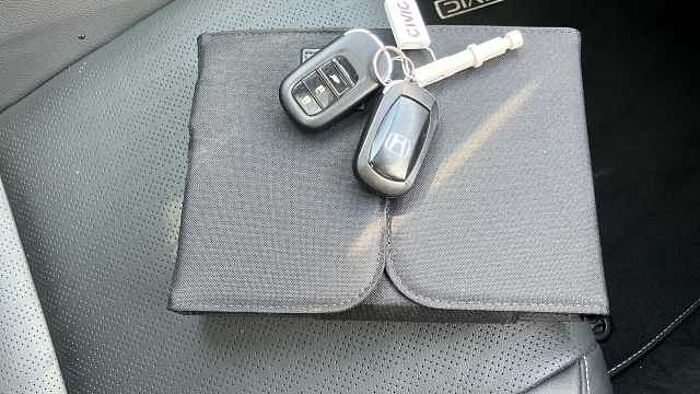 Honda Civic 2.0 eHEV Advance 5dr CVT Hybrid Hatchback 