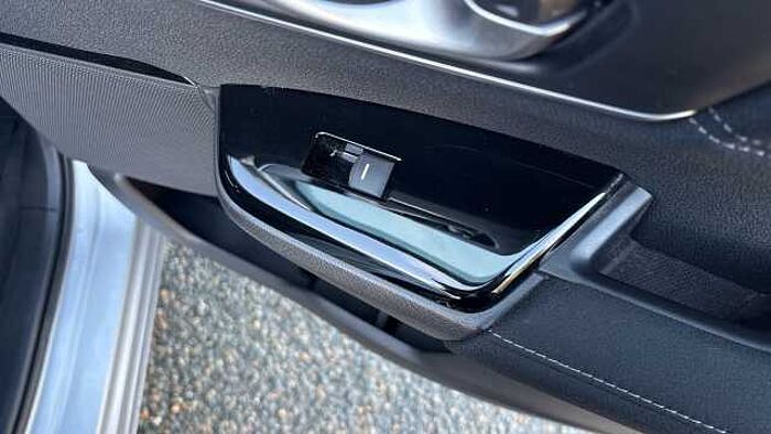 Honda CR-V 2.0 i-MMD Hybrid SE 2WD 5dr eCVT Hybrid Estate 