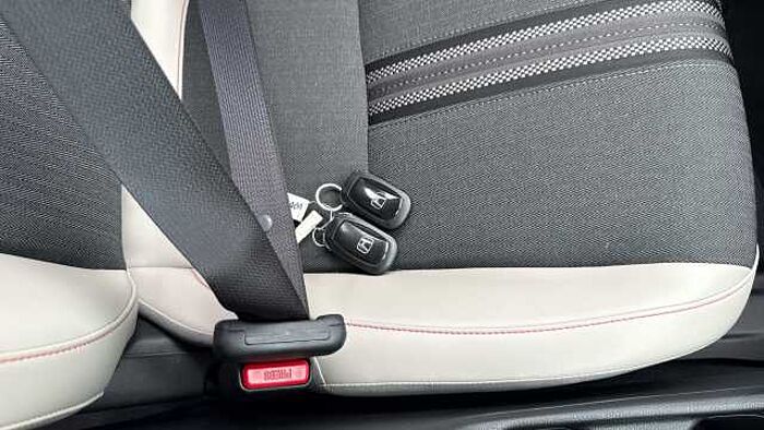 Honda HR-V 1.5 eHEV Advance Style 5dr CVT Hybrid Hatchback 